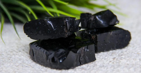 Shilajit: Benefits, Uses & Side Effects